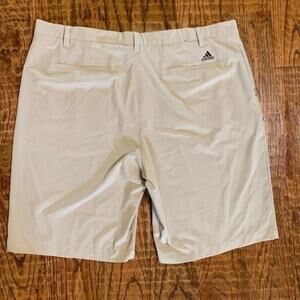 UEC ADIDAS MICROFIBER KHAKI STRETCH 10.5” INSEAM SHORTS SZ 40